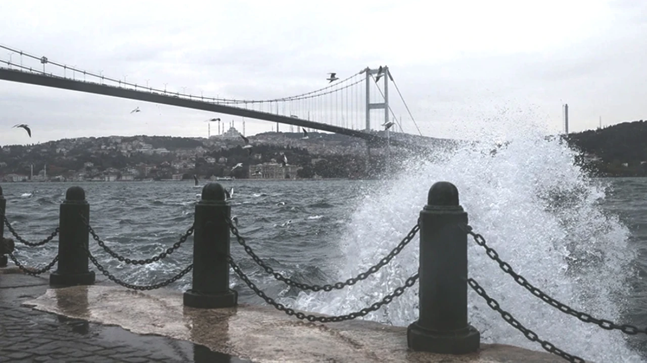 İstanbul'u Bekleyen Şiddetli Poyraz Uyarısı! AKOM'dan Son Durum Açıklaması